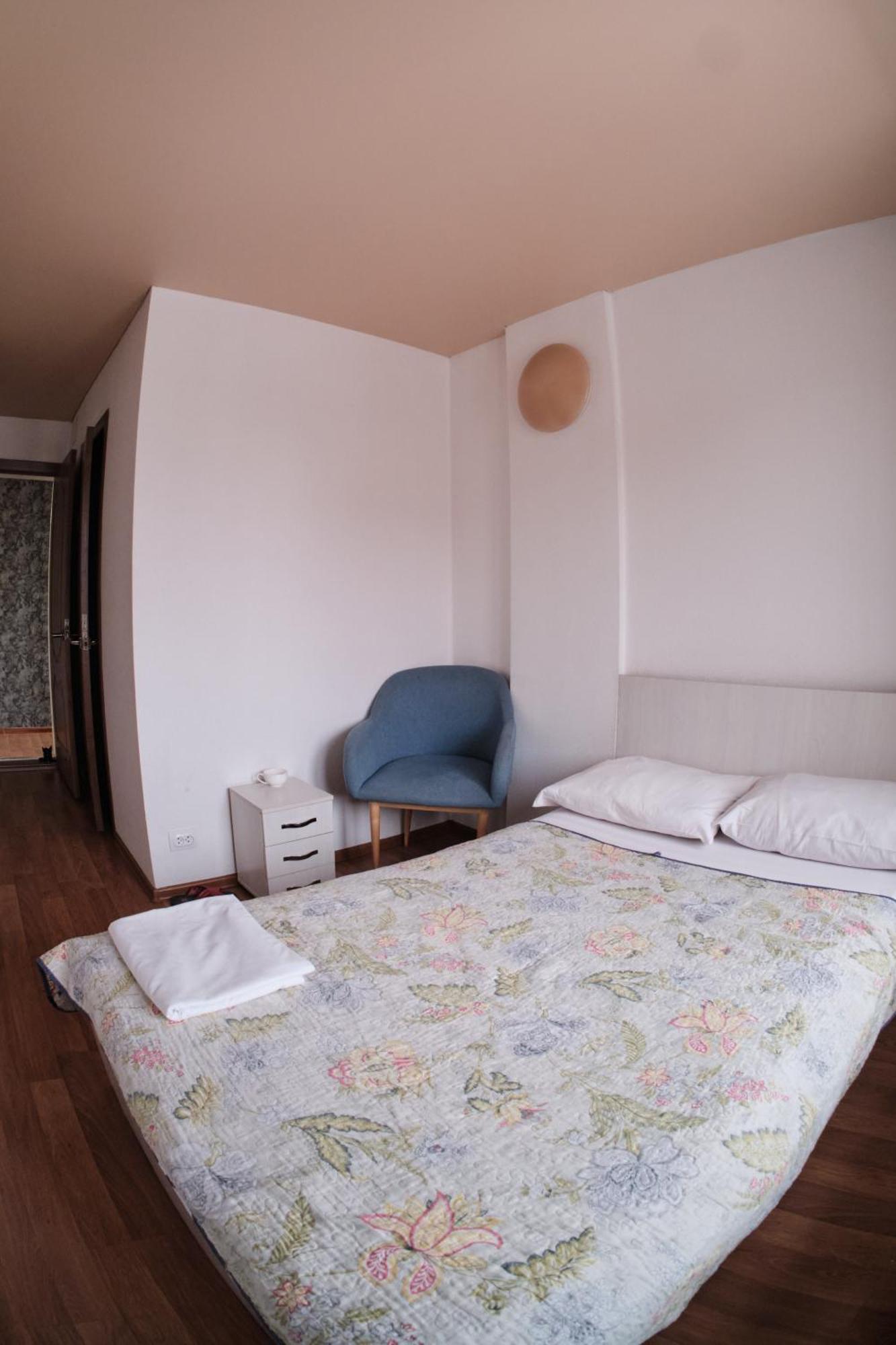 Hotel Europa Szemej Kültér fotó