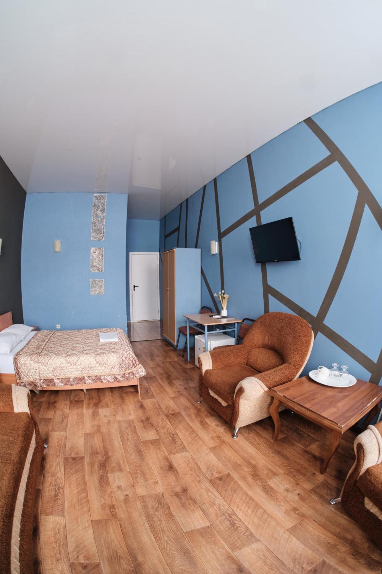 Hotel Europa Szemej Kültér fotó