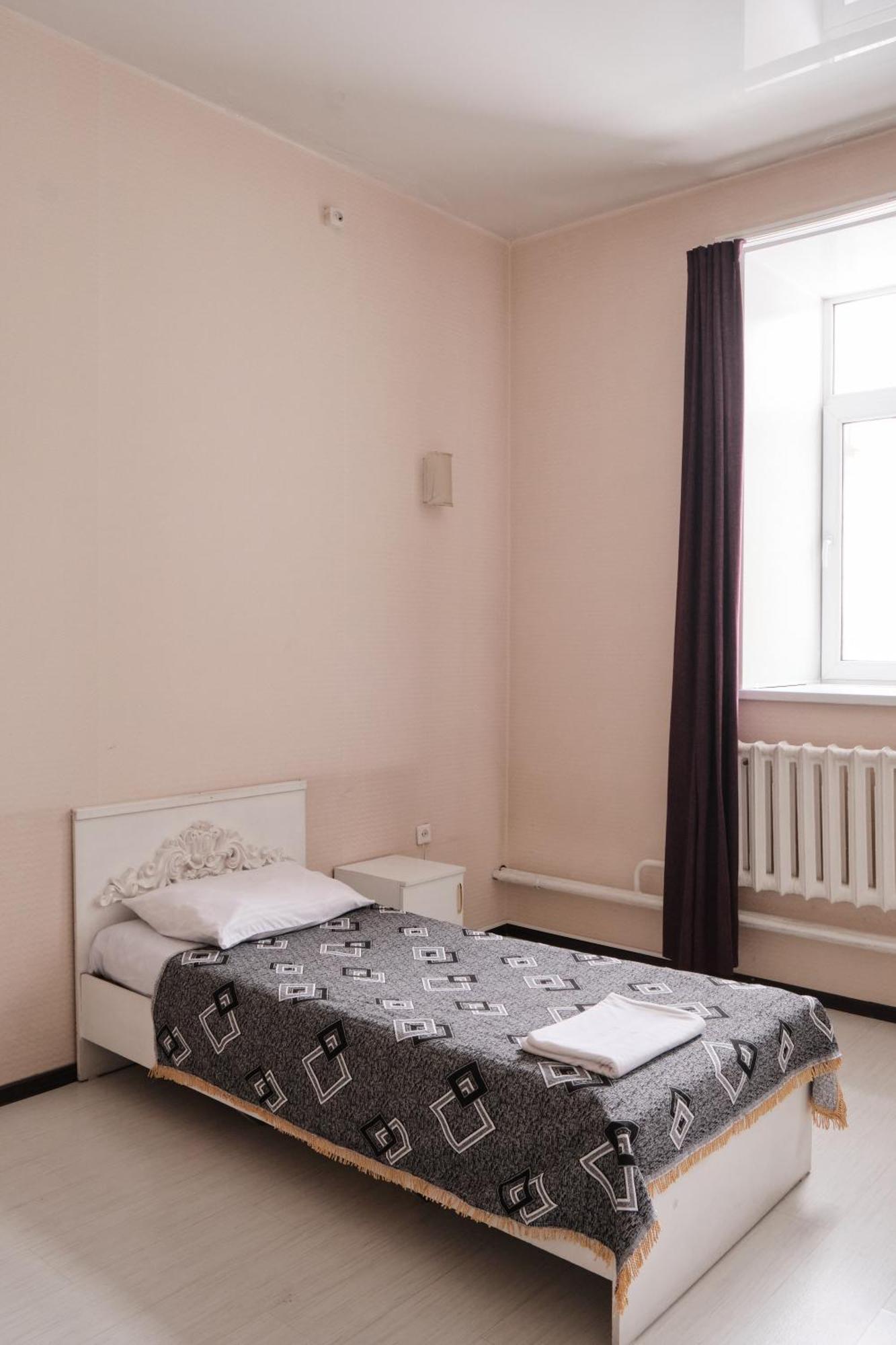 Hotel Europa Szemej Kültér fotó
