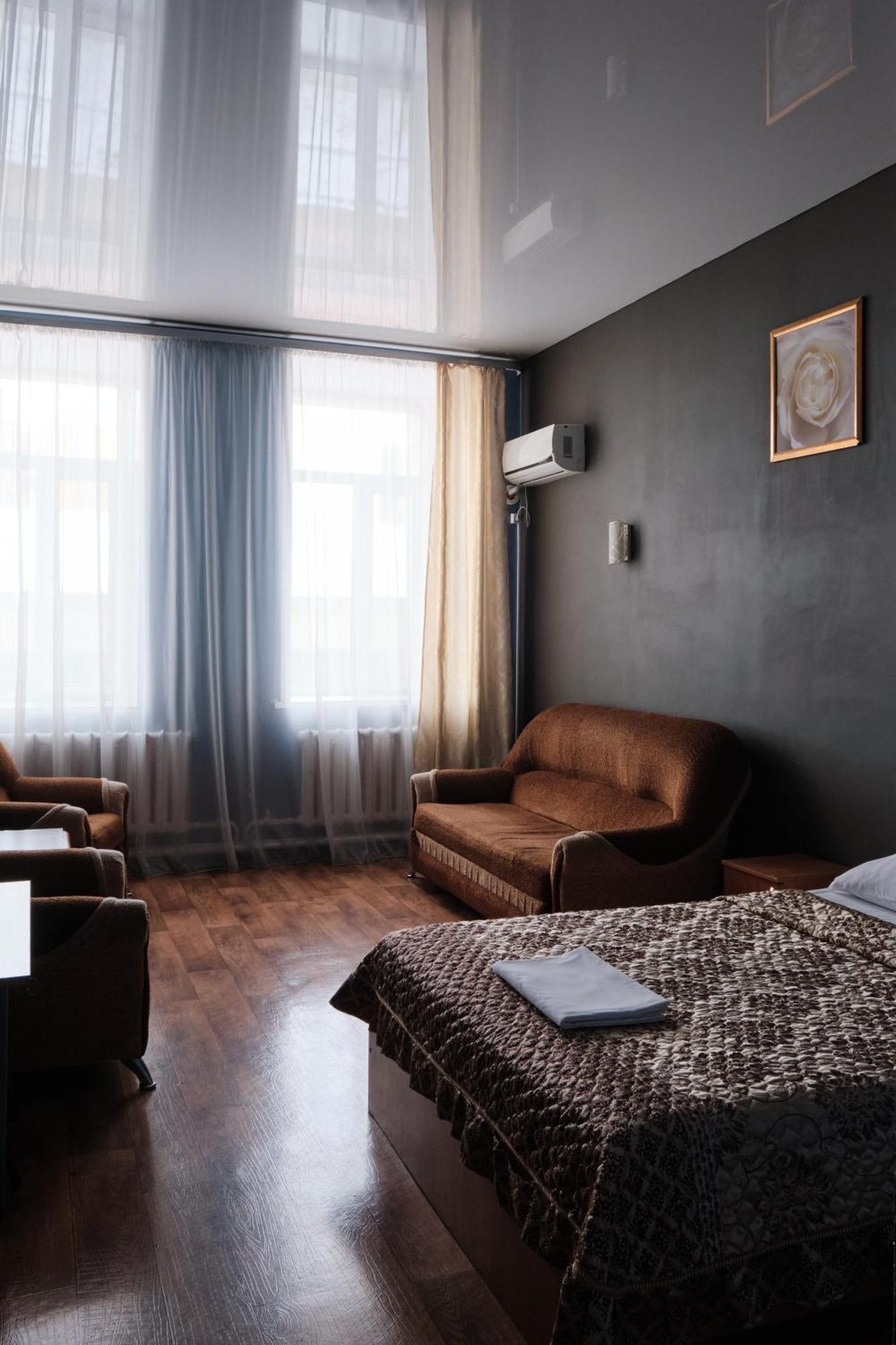 Hotel Europa Szemej Kültér fotó
